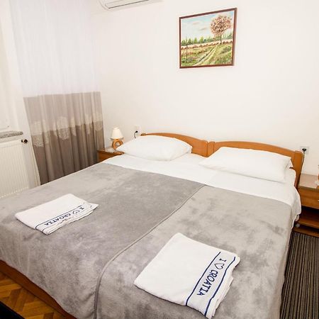 Rooms & Apartment Albina Baška Extérieur photo