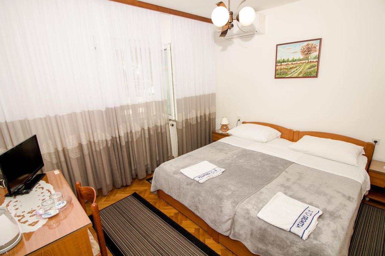 Rooms & Apartment Albina Baška Extérieur photo