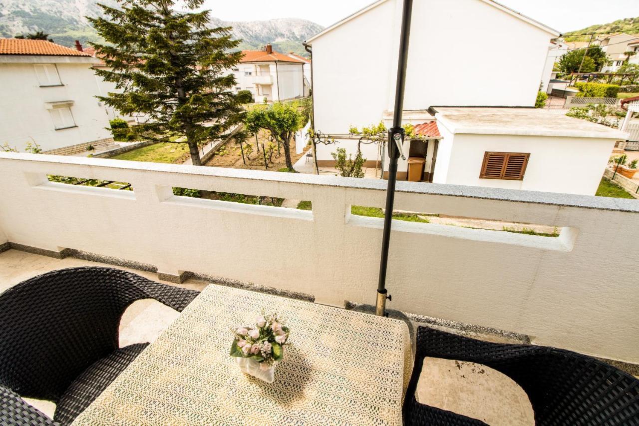 Rooms & Apartment Albina Baška Extérieur photo