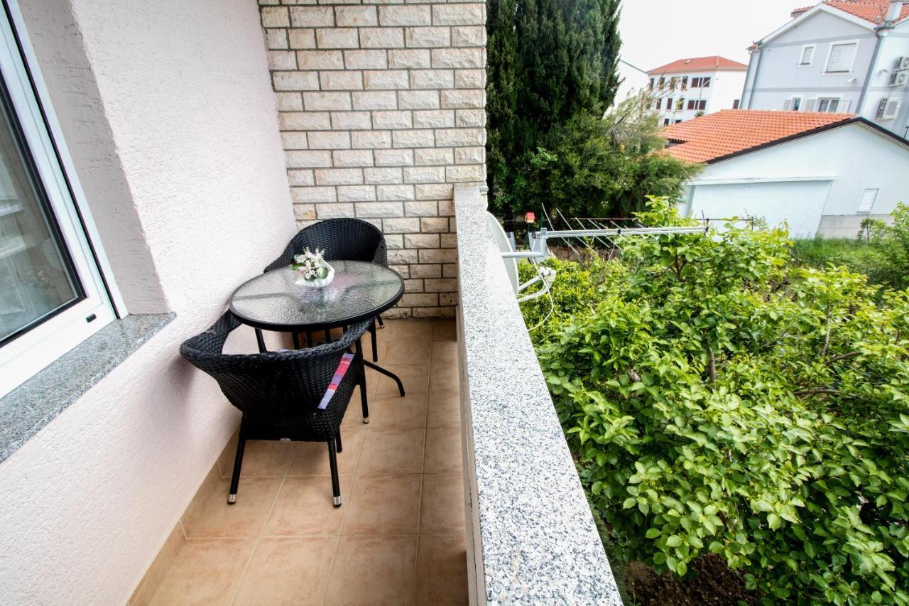 Rooms & Apartment Albina Baška Extérieur photo