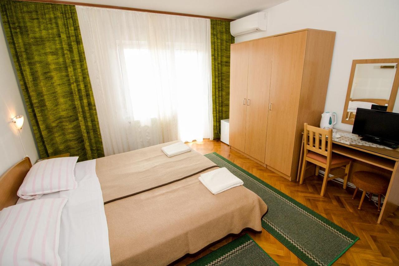 Rooms & Apartment Albina Baška Extérieur photo