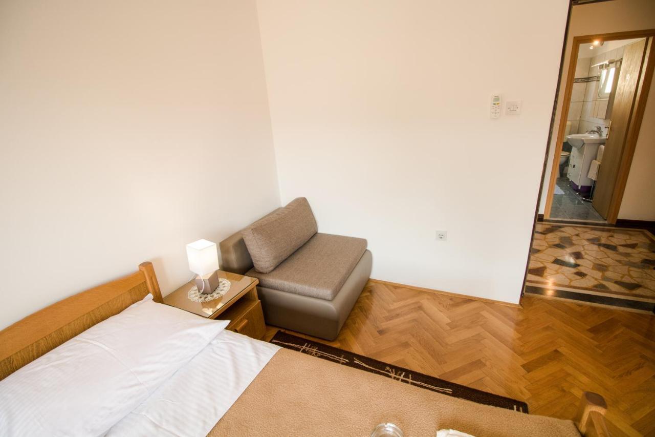 Rooms & Apartment Albina Baška Extérieur photo